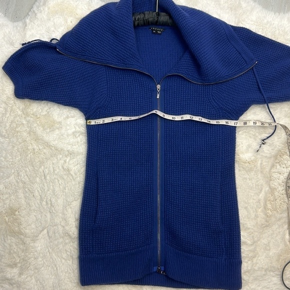 Theory Full-Zip Cashmere Waffle Pattern Sweater - Picture 7 of 8